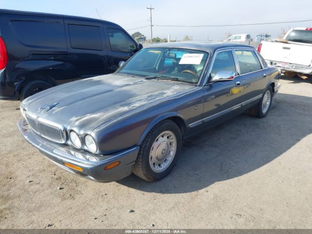 1999 JAGUAR XJ8 SAJKD6041XC876198 Photo 1