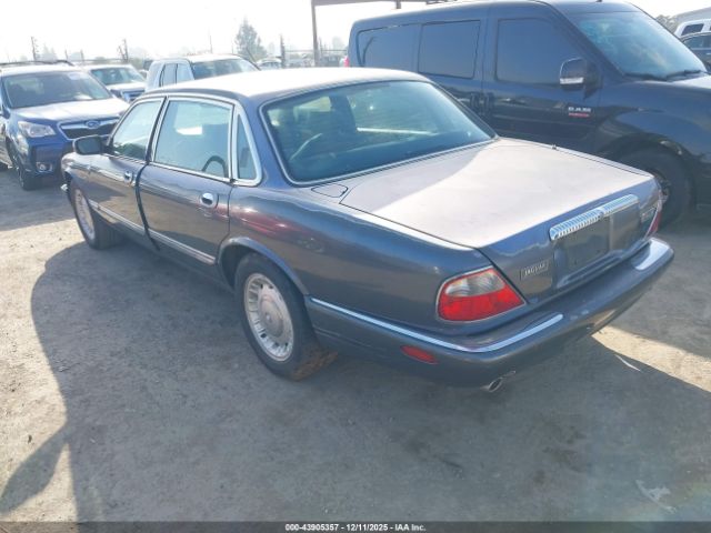 1999 JAGUAR XJ8 SAJKD6041XC876198 Photo 2