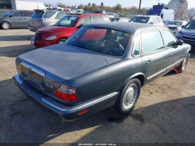 1999 JAGUAR XJ8 SAJKD6041XC876198 Photo 3