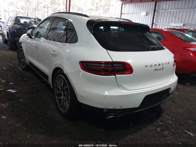 2015 PORSCHE MACAN WP1AB2A57FLB62279 Photo 2