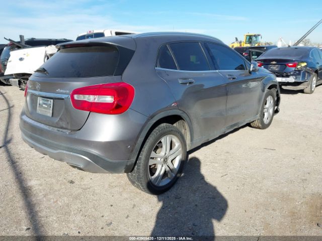 2019 MERCEDES-BENZ GLA 250 WDCTG4GB6KJ577663 Photo 3