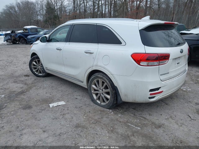 2017 KIA SORENTO 5XYPKDA55HG189700 Photo 2