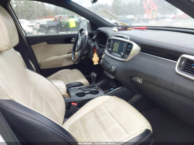 2017 KIA SORENTO 5XYPKDA55HG189700 Photo 4