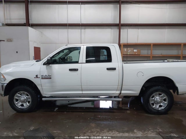 3C6UR5CLXJG416751 RAM 2500 Tradesman 4x4 6&#039;4 Box