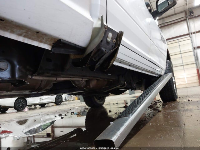 3C6UR5CLXJG416751 RAM 2500 Tradesman 4x4 6&#039;4 Box