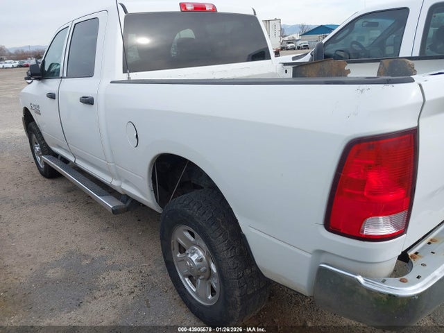 3C6UR5CLXJG416751 RAM 2500 Tradesman 4x4 6&#039;4 Box