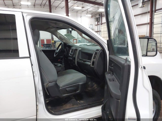 3C6UR5CLXJG416751 RAM 2500 Tradesman 4x4 6&#039;4 Box