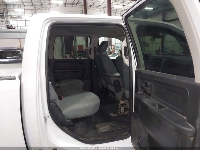3C6UR5CLXJG416751 RAM 2500 Tradesman 4x4 6&#039;4 Box