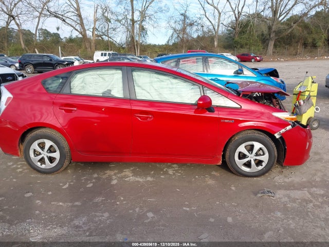 JTDKN3DU1F0460611 Toyota Prius Two