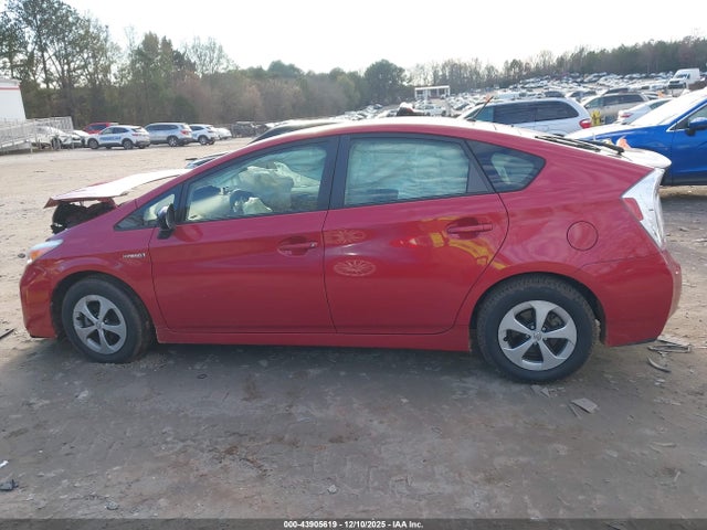 JTDKN3DU1F0460611 Toyota Prius Two