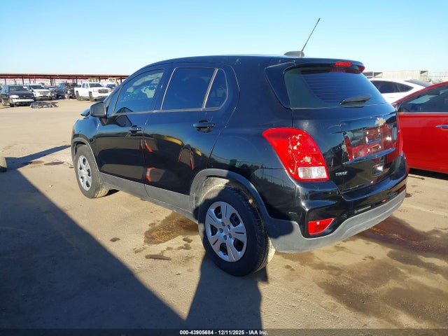 3GNCJKSB6HL206630 Chevrolet TRAX LS