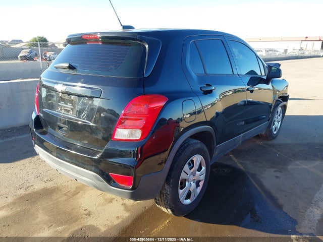 3GNCJKSB6HL206630 Chevrolet TRAX LS