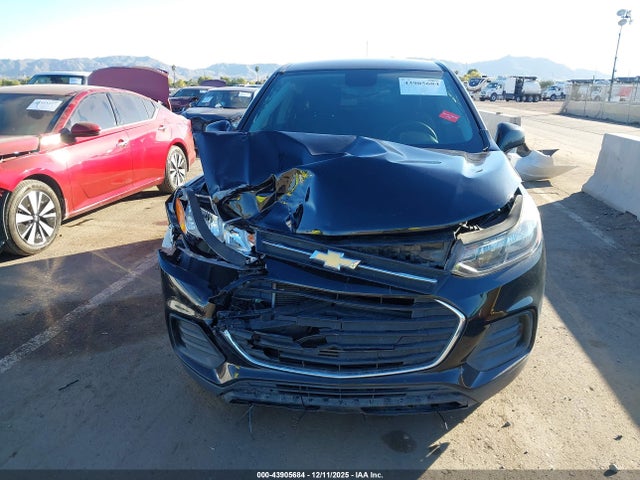 3GNCJKSB6HL206630 Chevrolet TRAX LS