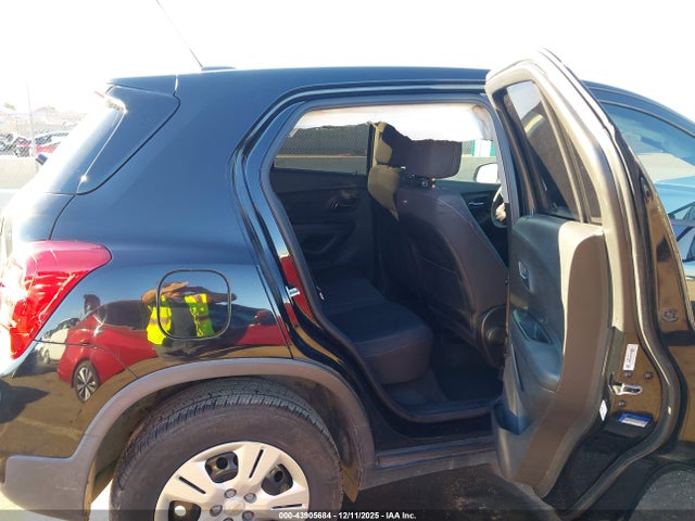 3GNCJKSB6HL206630 Chevrolet TRAX LS