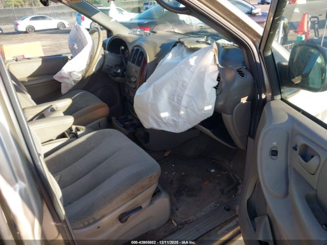 2004 CHRYSLER TOWN & COUNTRY 2C4GP54L44R576049 Photo 4