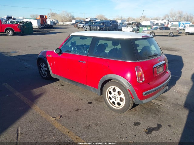 2002 MINI COOPER WMWRC33402TC30136 Photo 2