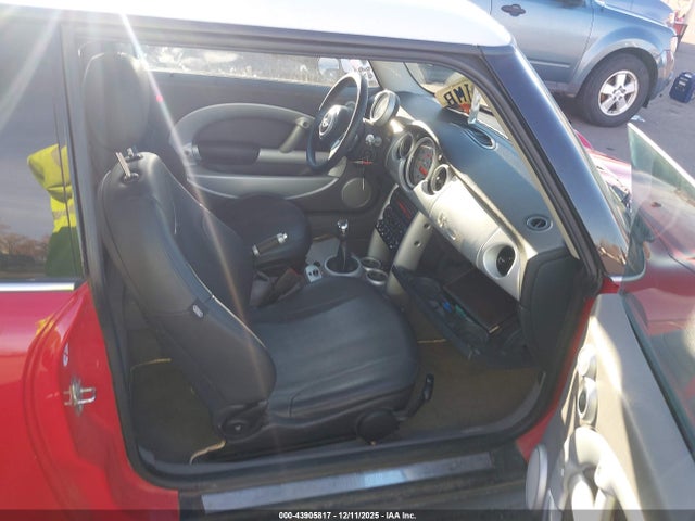 2002 MINI COOPER WMWRC33402TC30136 Photo 4