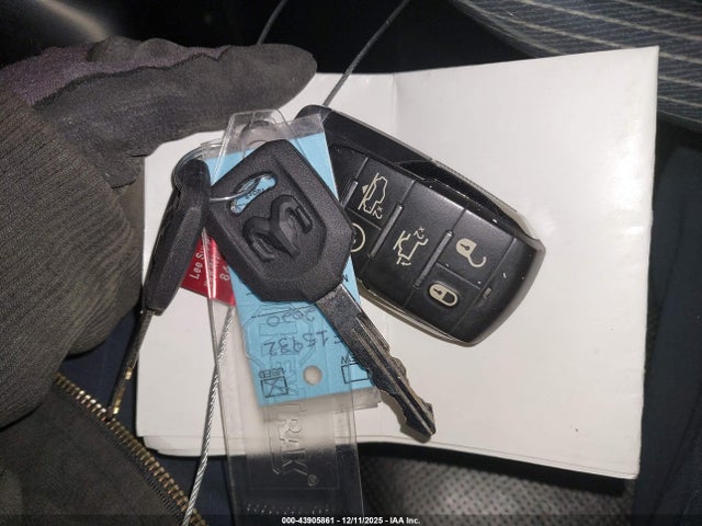 43905861 :رقم المزاد ، 1C6SRFHM2LN243638 vin ، 2020 Ram 1500 Limited مزاد بيع