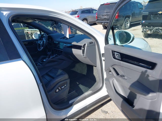 2020 PORSCHE CAYENNE WP1AA2AY4LDA06638 Photo 4