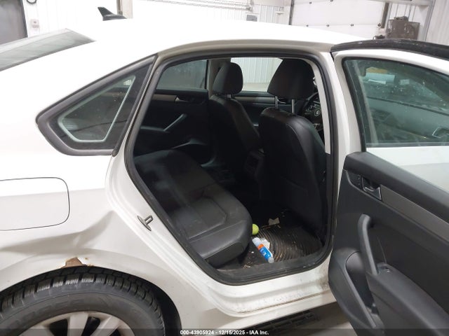 1VWAT7A38EC090062 Volkswagen Passat 1.8t Wolfsburg Edition