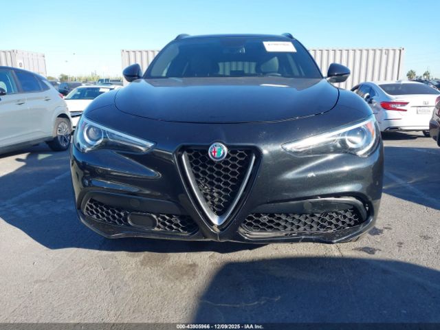 2018 ALFA ROMEO STELVIO ZASFAKNN8J7B82795 Photo 5