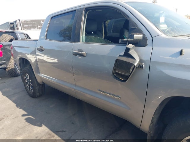 5TFEY5F13EX153319 Toyota Tundra Sr5 5.7l V8