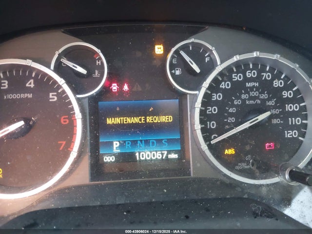 5TFEY5F13EX153319 Toyota Tundra Sr5 5.7l V8