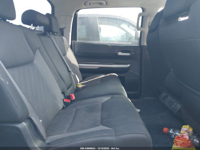 5TFEY5F13EX153319 Toyota Tundra Sr5 5.7l V8