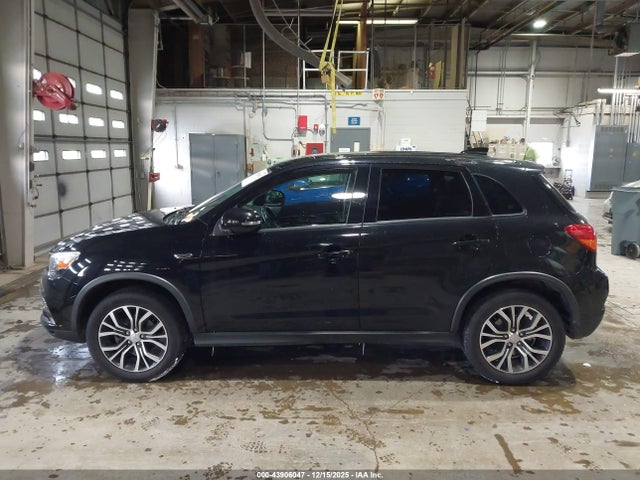 JA4AP3AW0JU024498 Mitsubishi Outlander Sport 2.4 Se