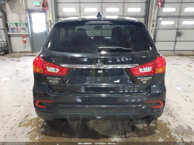 JA4AP3AW0JU024498 Mitsubishi Outlander Sport 2.4 Se