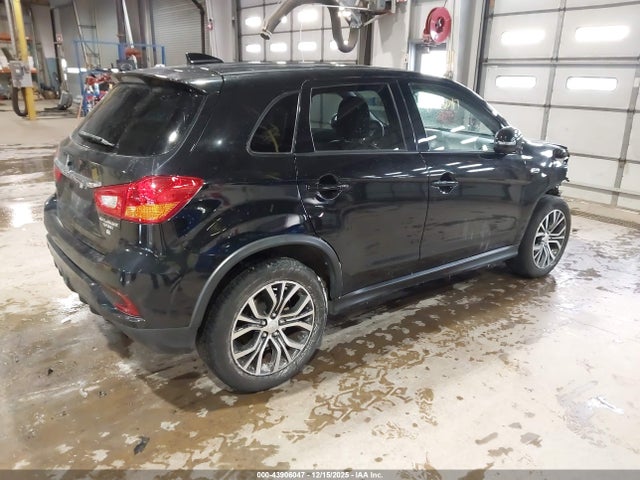 2018 MITSUBISHI OUTLANDER SPORT JA4AP3AW0JU024498 Photo 3