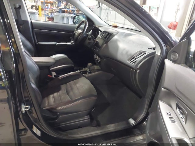 2018 MITSUBISHI OUTLANDER SPORT JA4AP3AW0JU024498 Photo 4