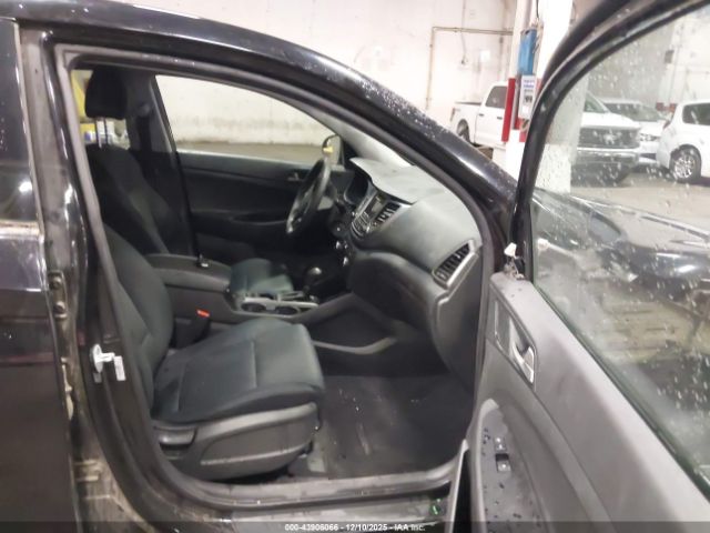 2018 HYUNDAI TUCSON KM8J2CA40JU798555 Photo 4