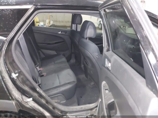 2018 HYUNDAI TUCSON KM8J2CA40JU798555 Photo 7