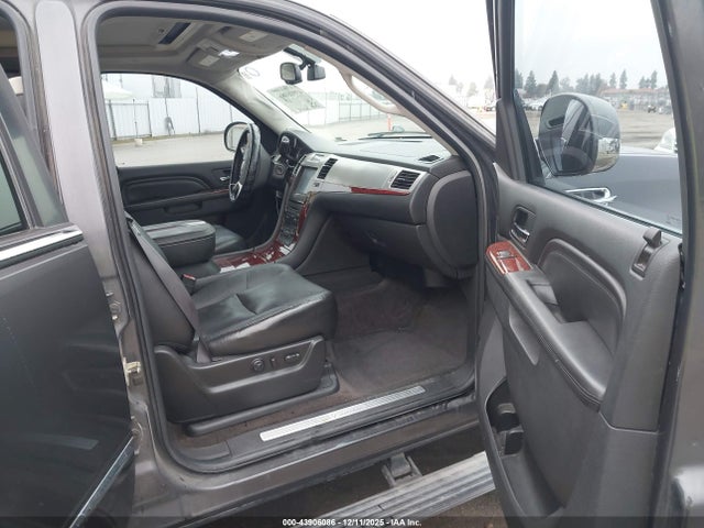 2011 CADILLAC ESCALADE ESV 1GYS3JEF7BR223406 Photo 4