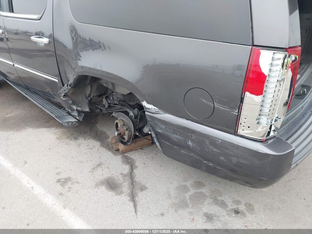 2011 CADILLAC ESCALADE ESV 1GYS3JEF7BR223406 Photo 5