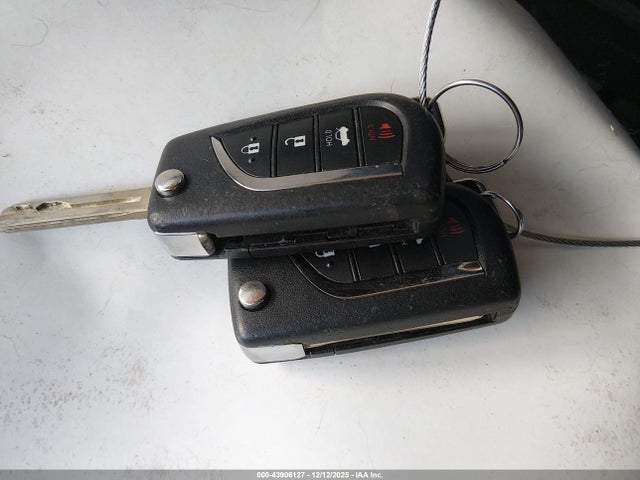 4T1B11HK9JU536663 Toyota CAMRY SE