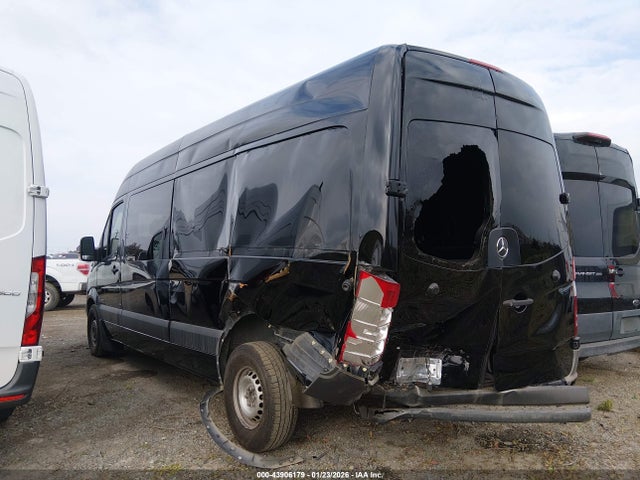 Mercedes-Benz Sprinter 2500 High Roof 2015 WD4PE8DC3F5949059 Image 3