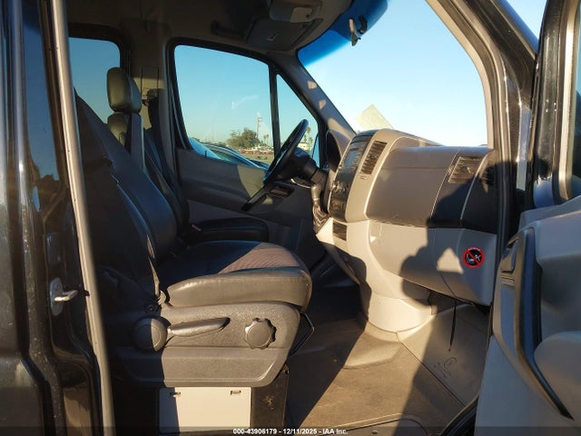 Mercedes-Benz Sprinter 2500 High Roof 2015 WD4PE8DC3F5949059 Image 5