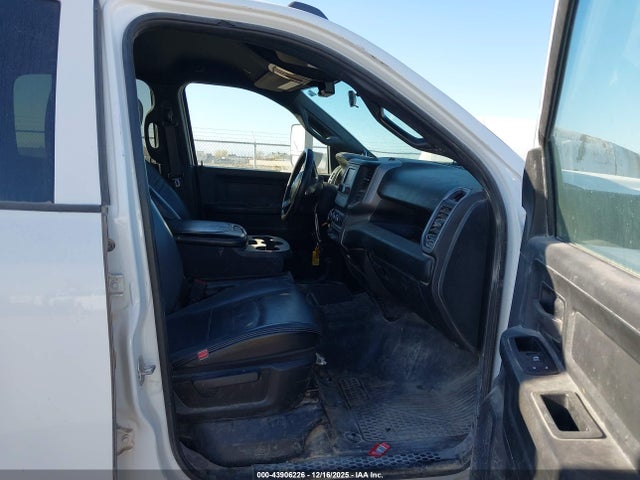 3C6UR5HJ9NG366146 RAM 2500 Tradesman 4x4 8&#039; Box