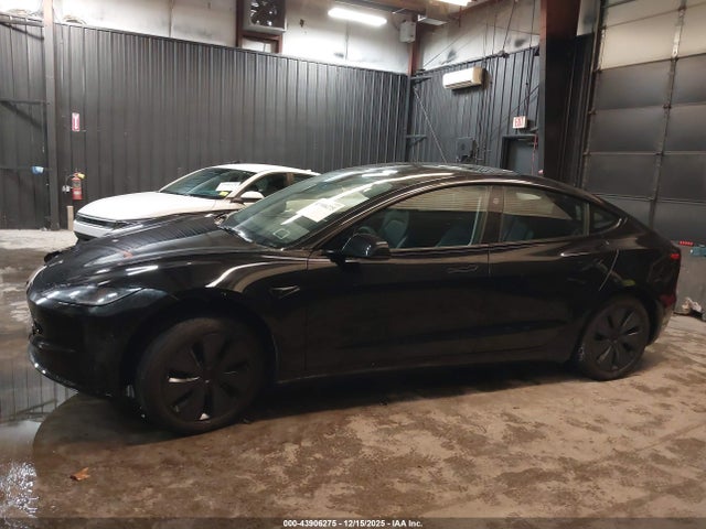 43906275 :رقم المزاد ، 5YJ3E1EBXSF063268 vin ، 2025 Tesla Model 3 Long Range All-wheel Drive مزاد بيع