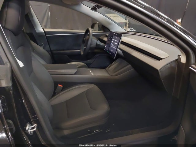 43906275 :رقم المزاد ، 5YJ3E1EBXSF063268 vin ، 2025 Tesla Model 3 Long Range All-wheel Drive مزاد بيع