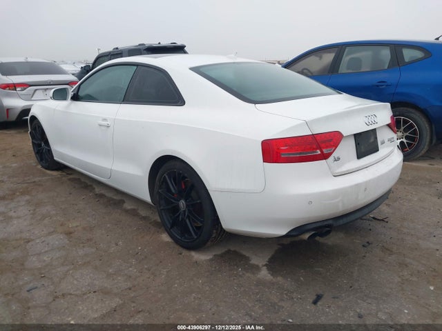 2011 AUDI A5 WAULFAFR6BA058115 Photo 2