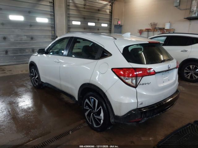 2019 HONDA HR-V 3CZRU6H16KM725446 Photo 2