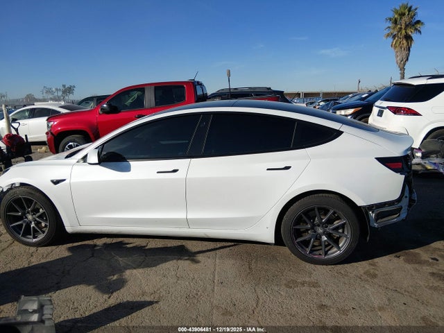 Tesla Model 3 Rear-wheel Drive 2022 5YJ3E1EA7NF361420 Image 15