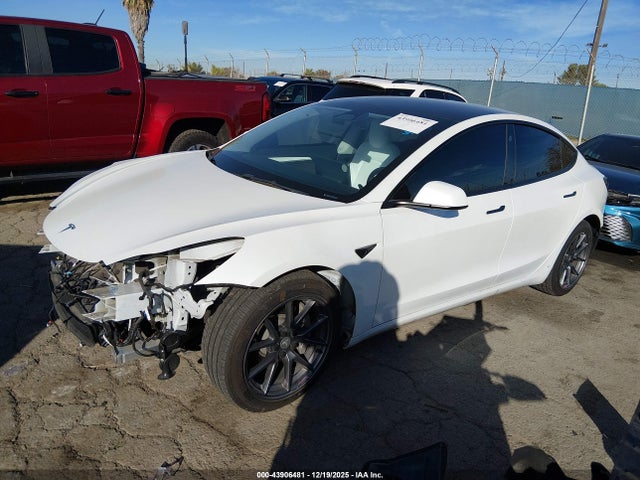 Tesla Model 3 Rear-wheel Drive 2022 5YJ3E1EA7NF361420 Image 2