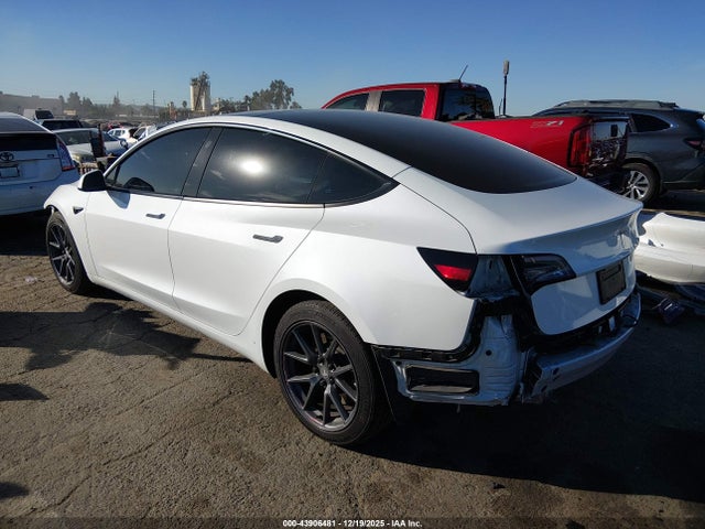 Tesla Model 3 Rear-wheel Drive 2022 5YJ3E1EA7NF361420 Image 3