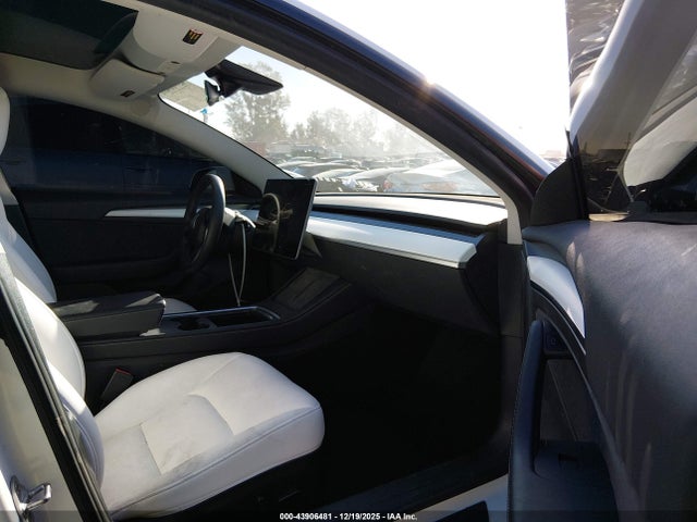 Tesla Model 3 Rear-wheel Drive 2022 5YJ3E1EA7NF361420 Image 5
