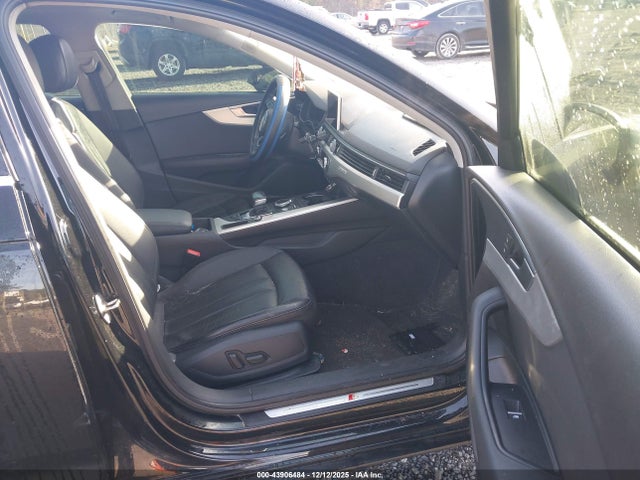 2017 AUDI A4 WAUENAF41HN013925 Photo 4
