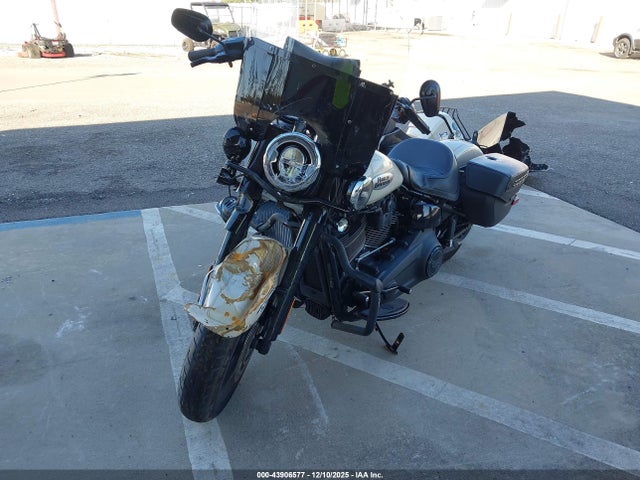 2022 HARLEY-DAVIDSON FLHCS 1HD1YBK17NB043095 Photo 1